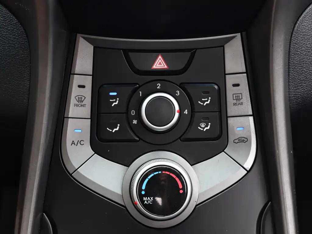 Hyundai Elantra Langdong — миниатюра 10