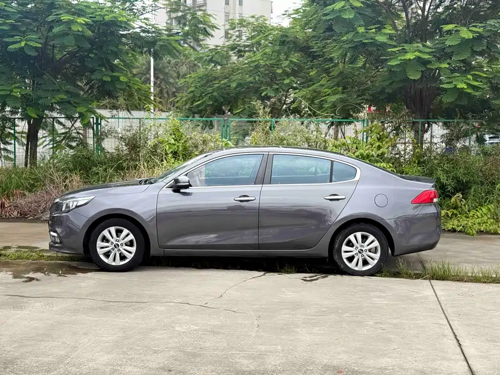 Kia K4 2014 1.8L AT GLS