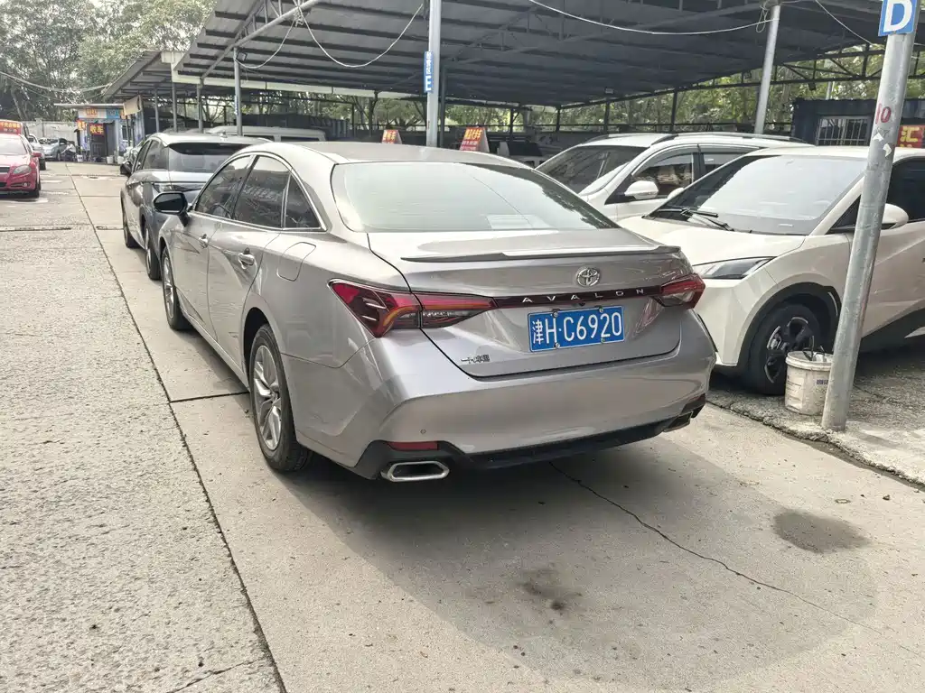 Toyota Avalon — миниатюра 2