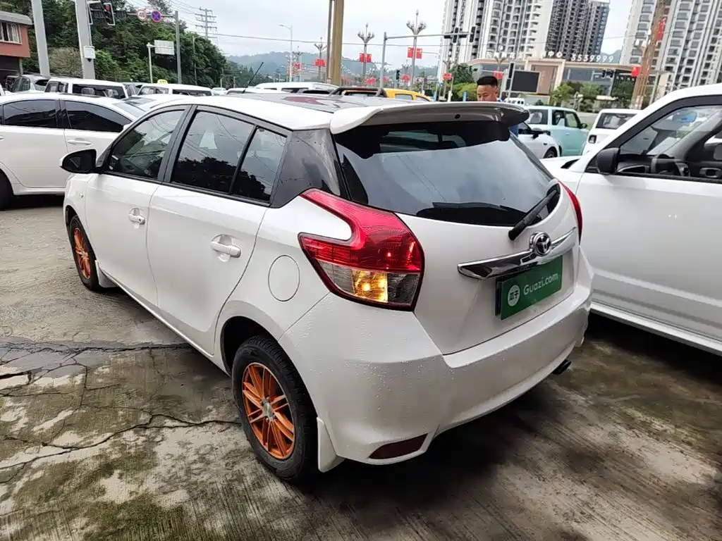 Toyota Yaris L — миниатюра 5