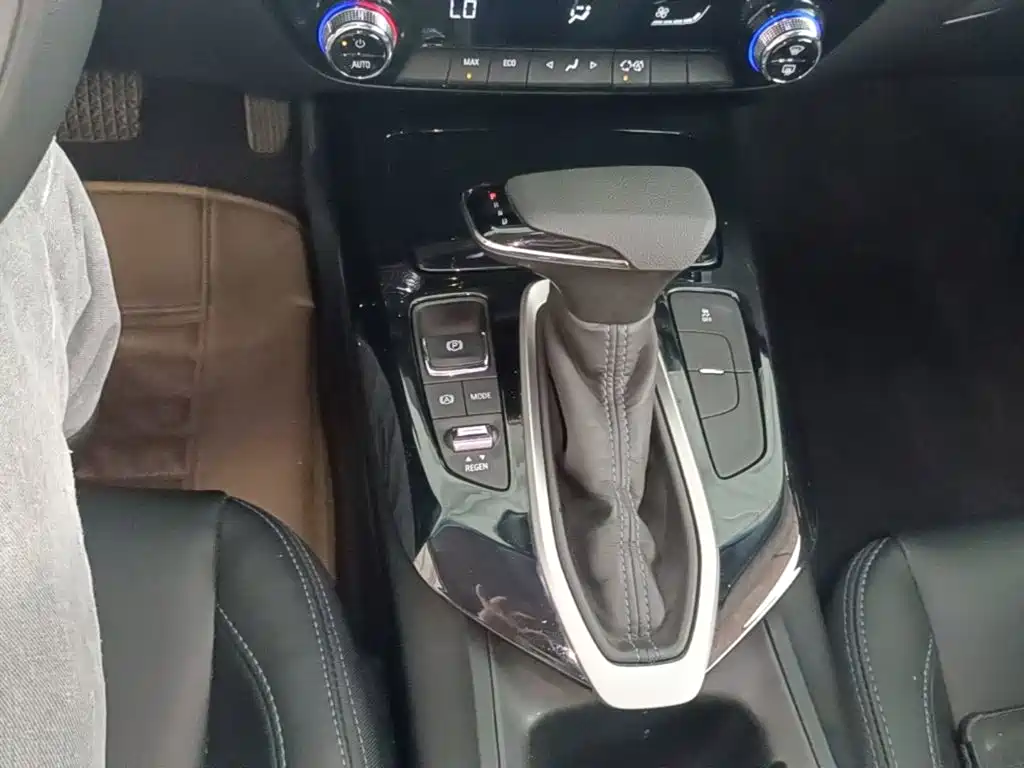 Chevrolet Menlo — миниатюра 12