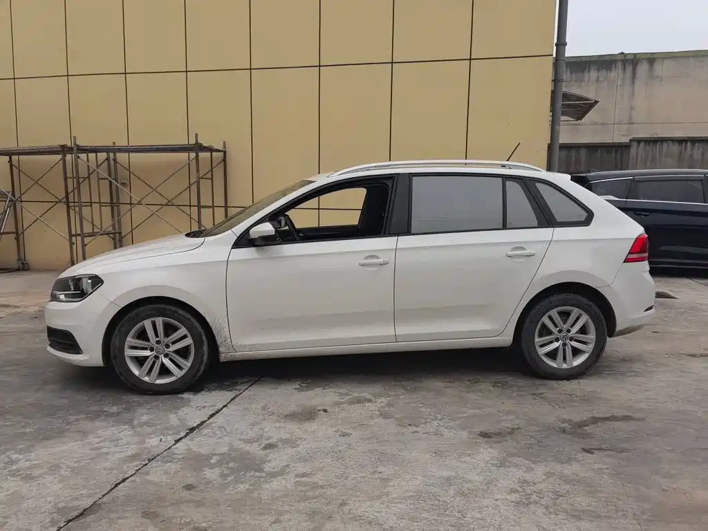 Volkswagen Santana — миниатюра 4