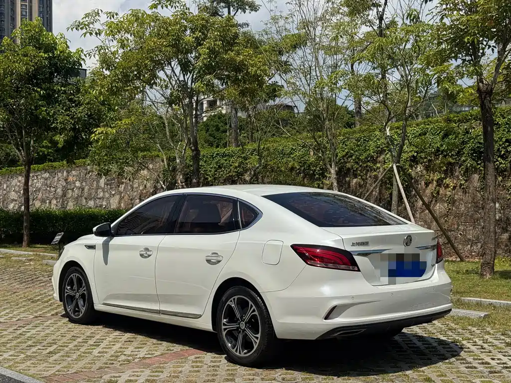 MG MG6 — миниатюра 9