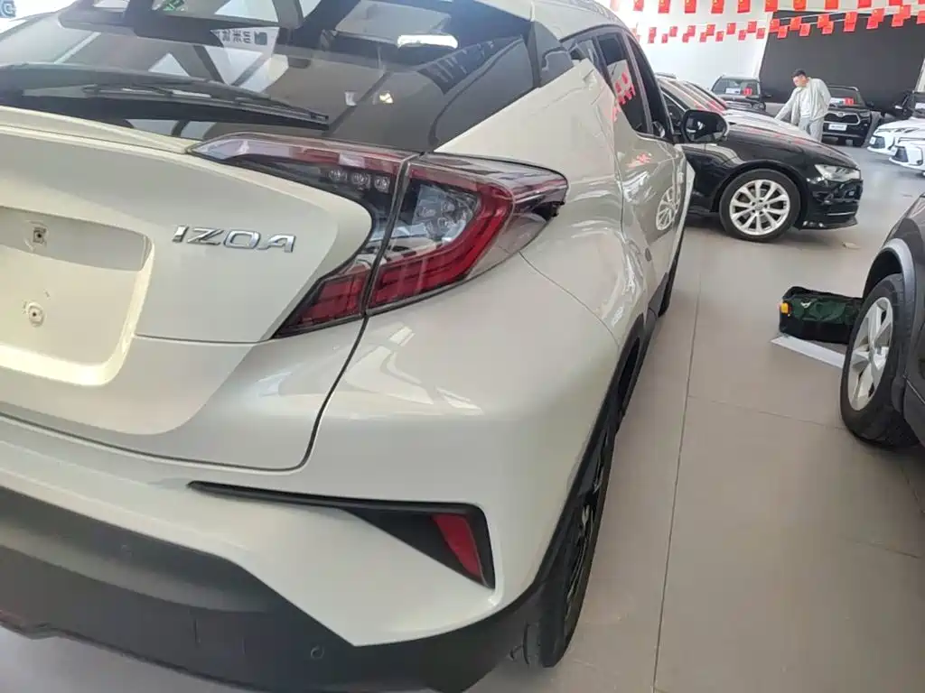 Toyota IZOA — миниатюра 8