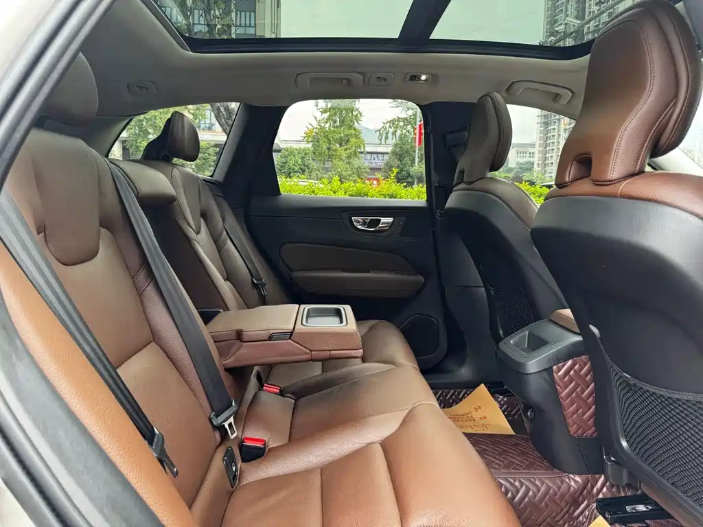 Volvo XC60 — миниатюра 12