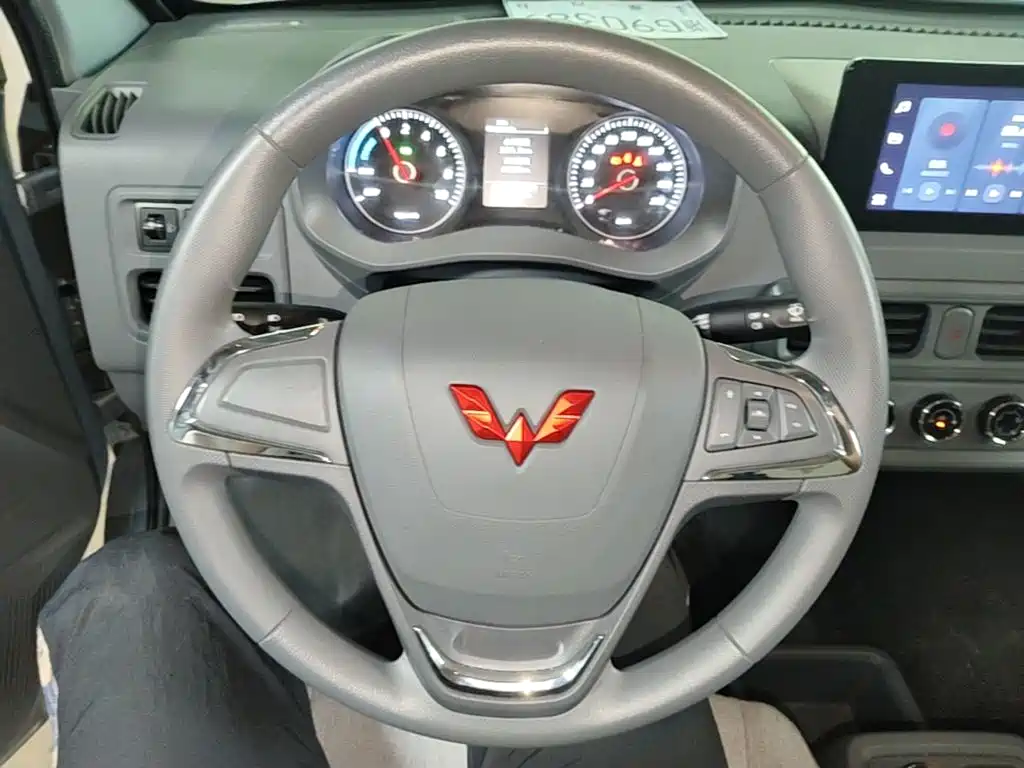 Wuling Yangguang — миниатюра 11