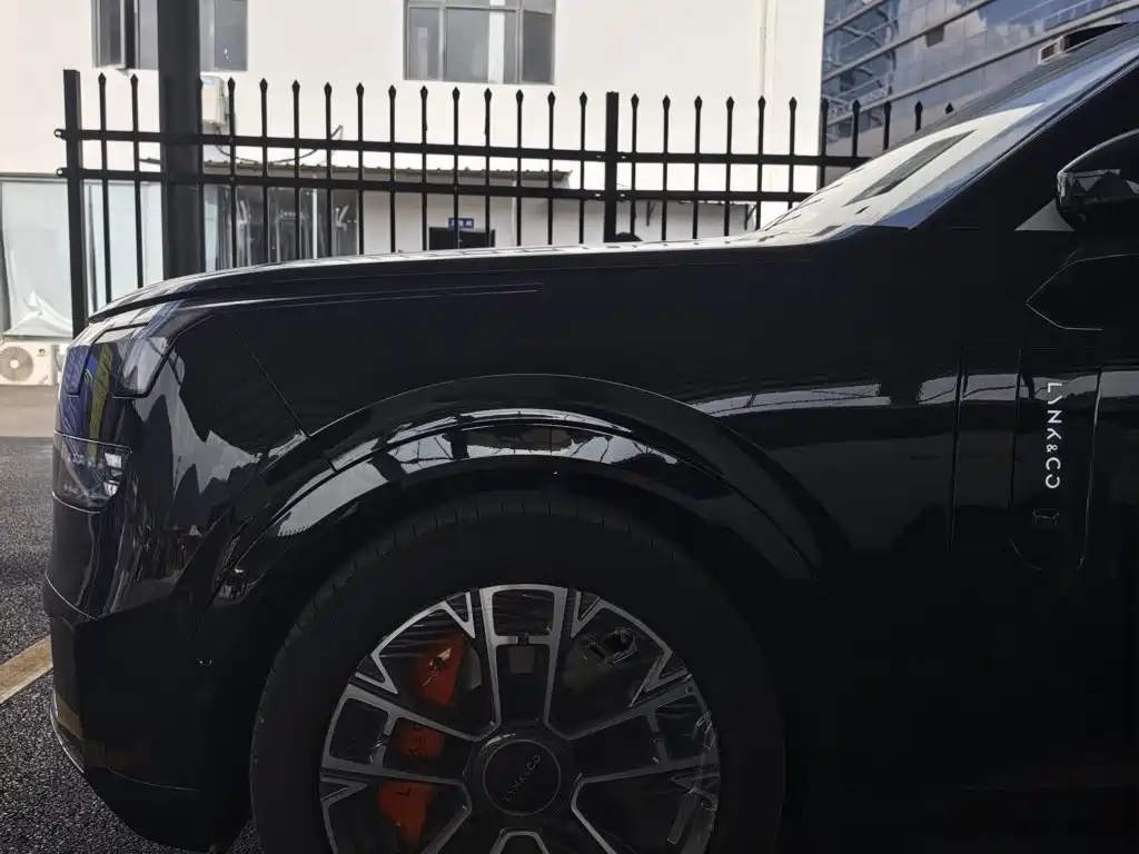 Lynk & Co 900 — миниатюра 4