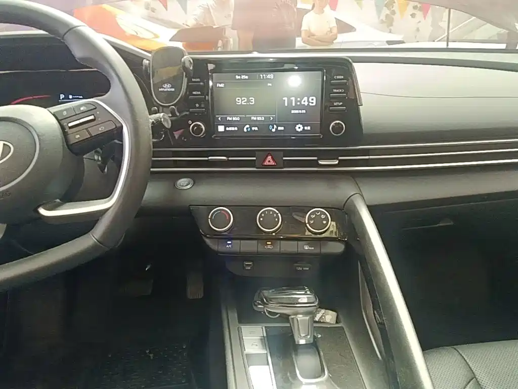 Hyundai Elantra — миниатюра 13