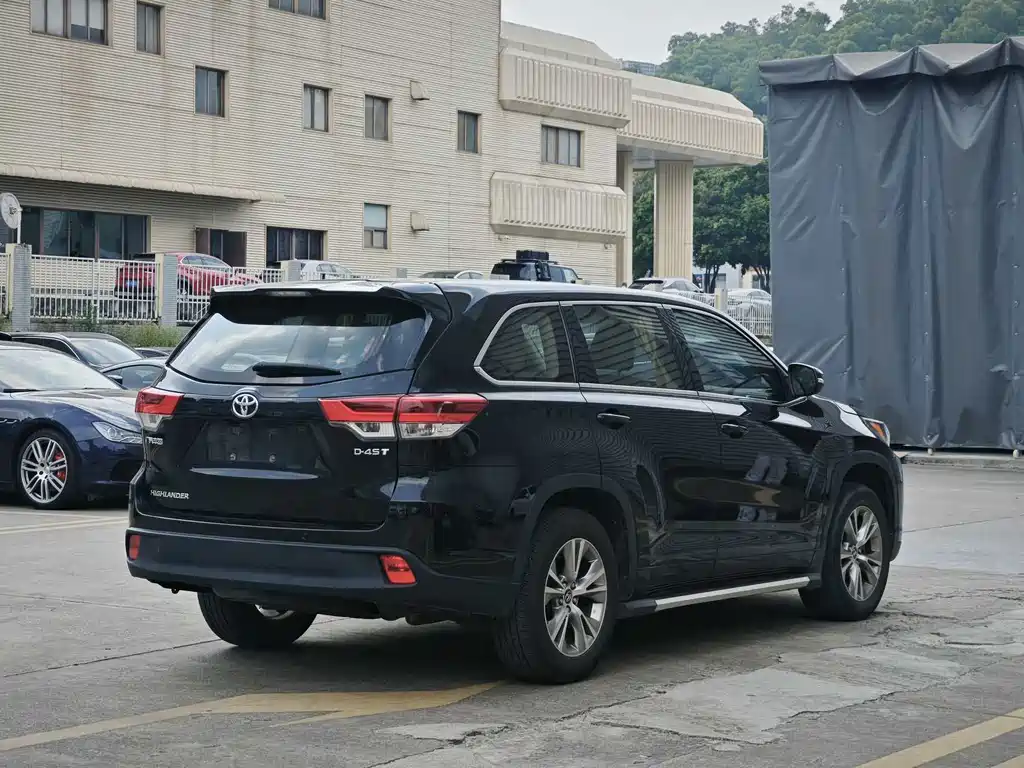 Toyota Highlander — миниатюра 7