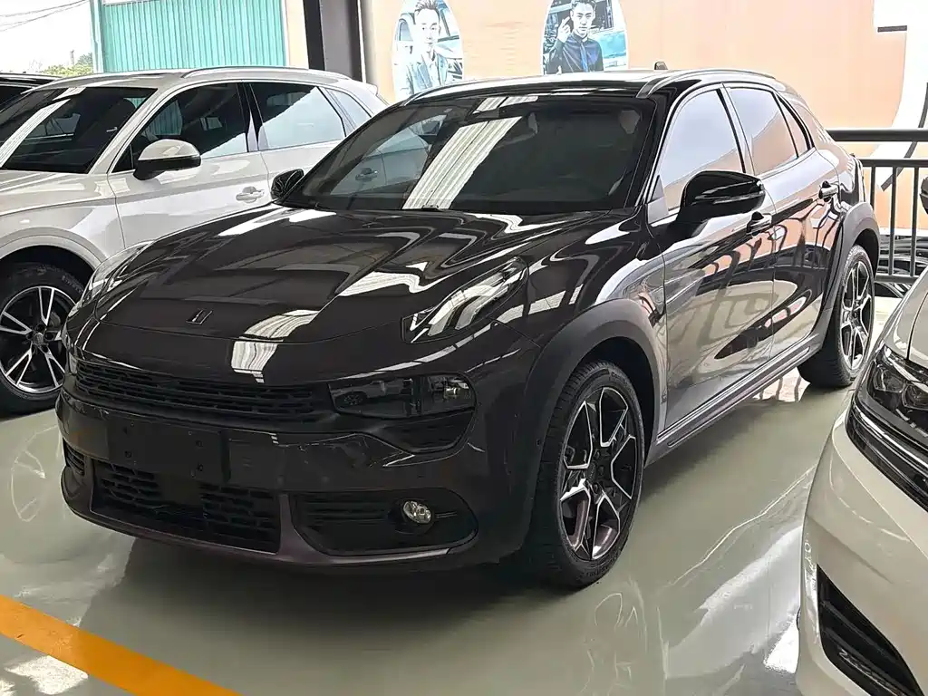 Lynk & Co 02