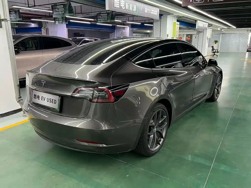 Tesla Model 3 — миниатюра 6