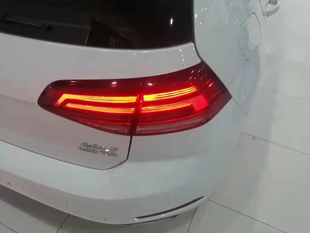 Volkswagen Golf — миниатюра 8