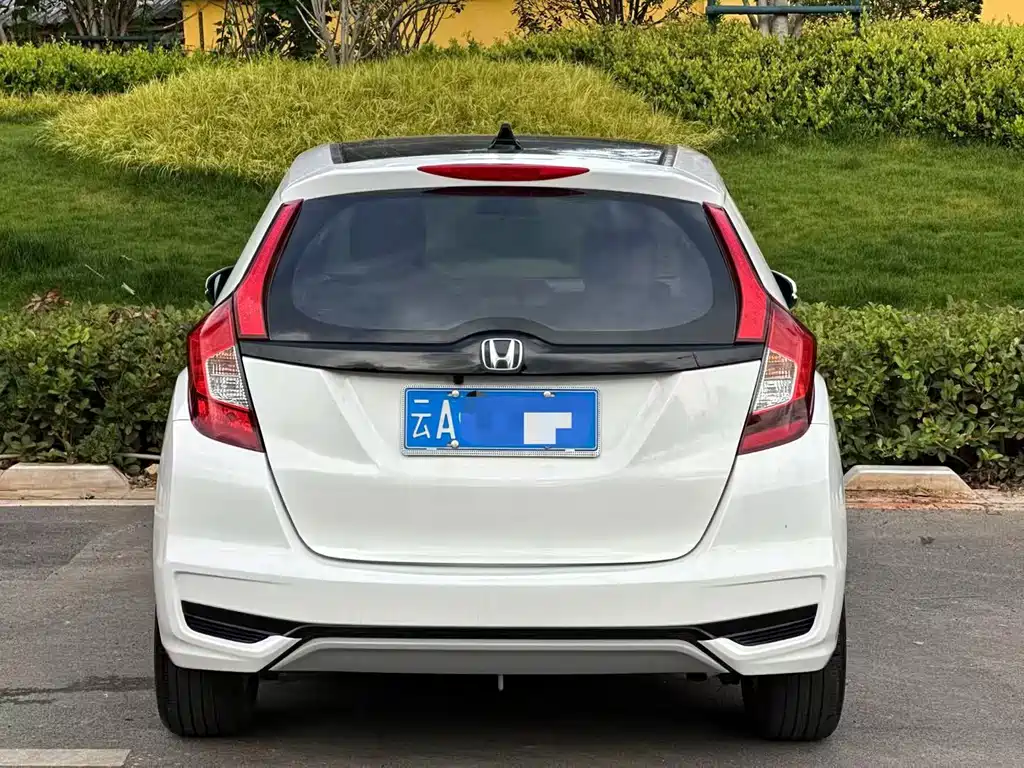 Honda Fit — миниатюра 9