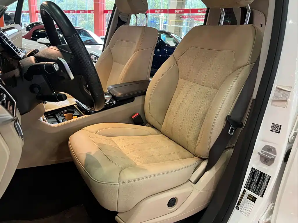 Mercedes-Benz GLS — миниатюра 13