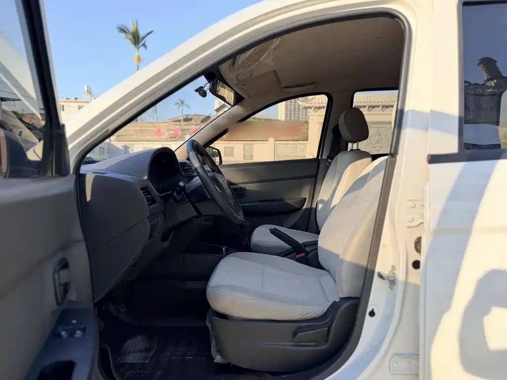 Wuling Hongguang — миниатюра 15