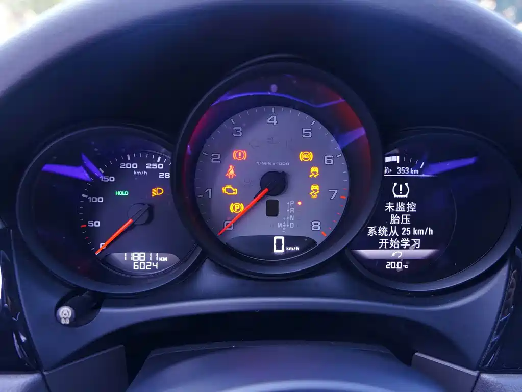 Porsche Macan — миниатюра 4