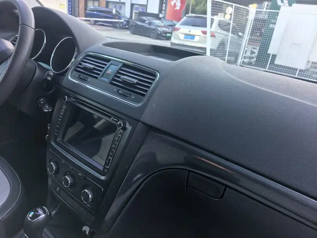 Skoda Yeti 1.4TSI DSG Innovation Edition, фото 13