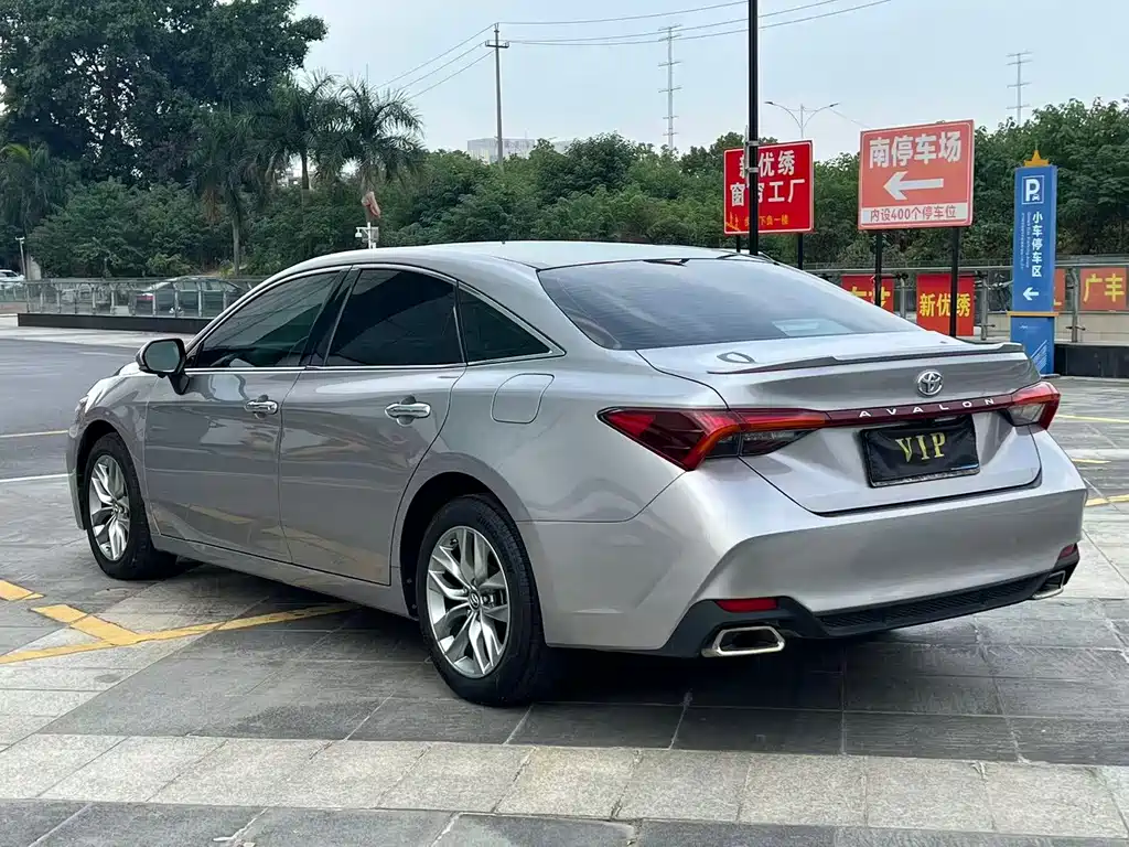 Toyota Avalon — миниатюра 9