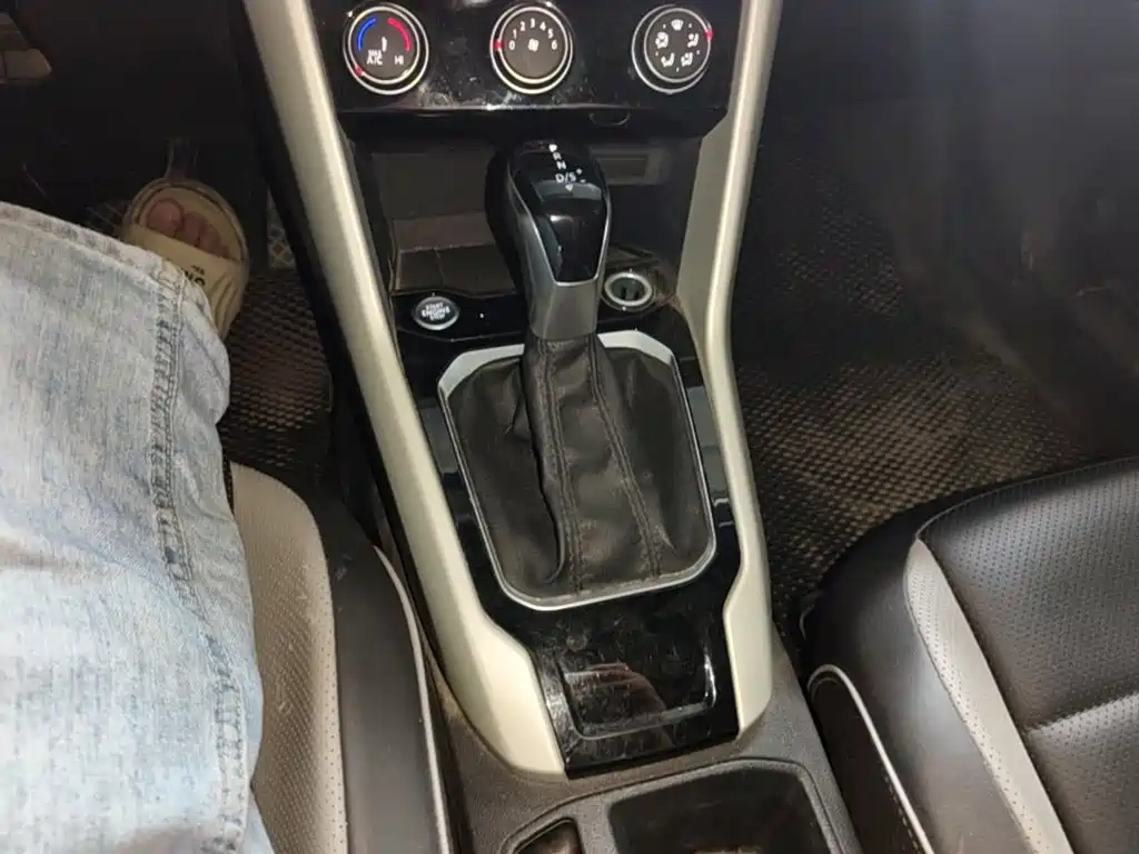 Volkswagen T-Roc — миниатюра 14