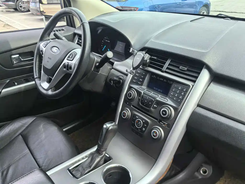Ford Edge (Import) — миниатюра 6