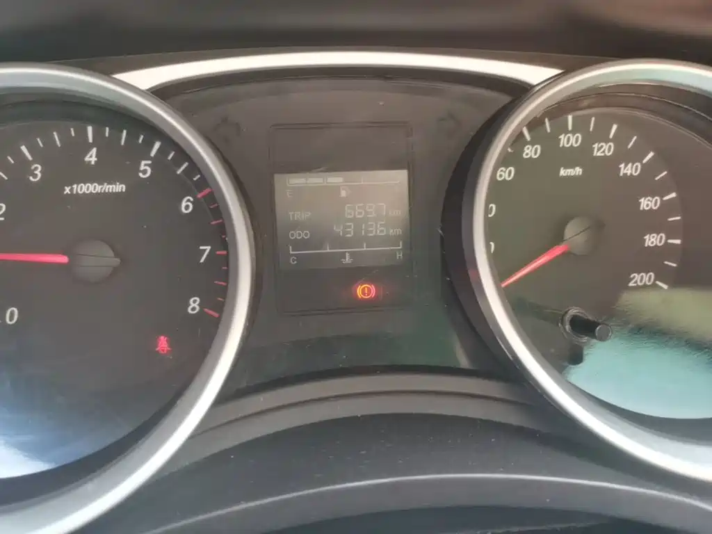 Wuling Hongguang — миниатюра 12