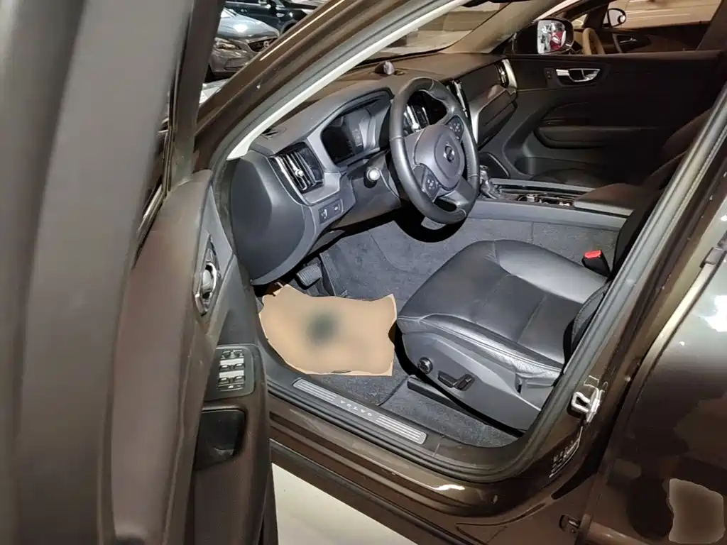 Volvo XC60 — миниатюра 16