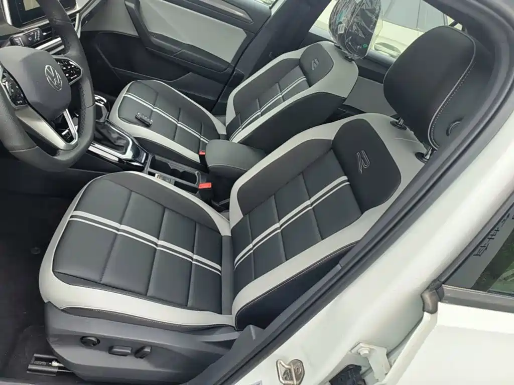 Volkswagen T-Roc — миниатюра 11