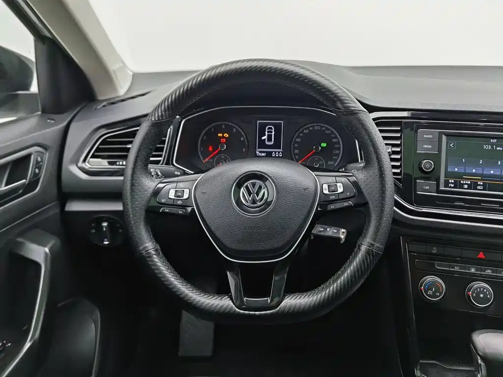 Volkswagen T-Roc — миниатюра 11
