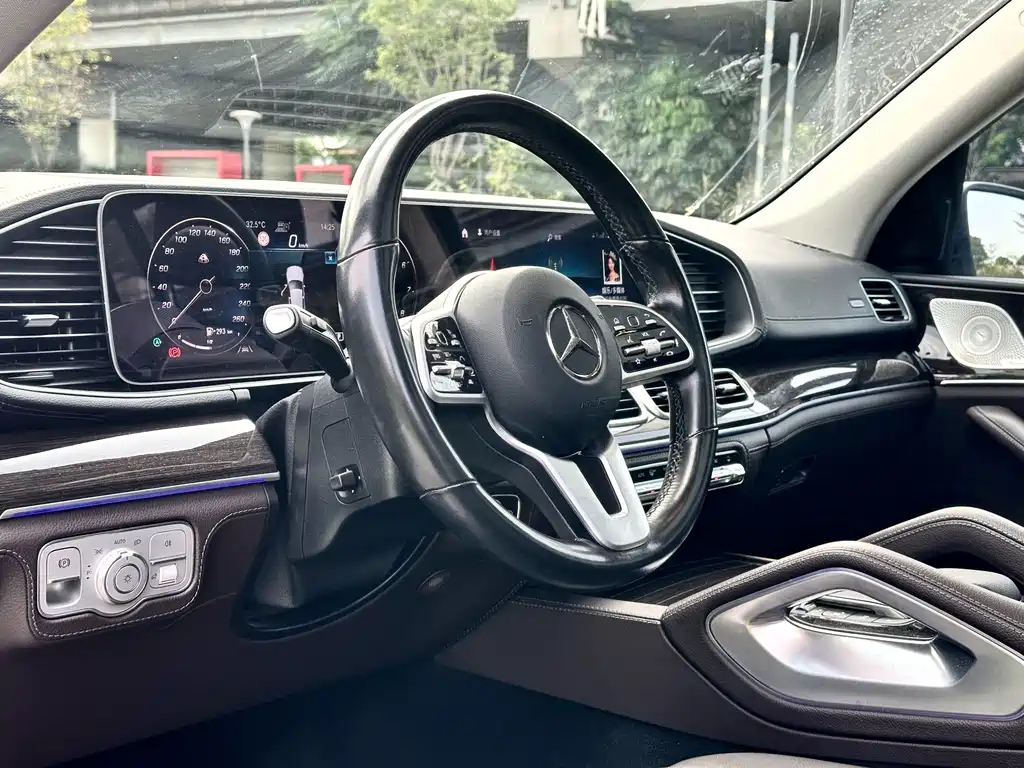 Mercedes-Benz GLS — миниатюра 9