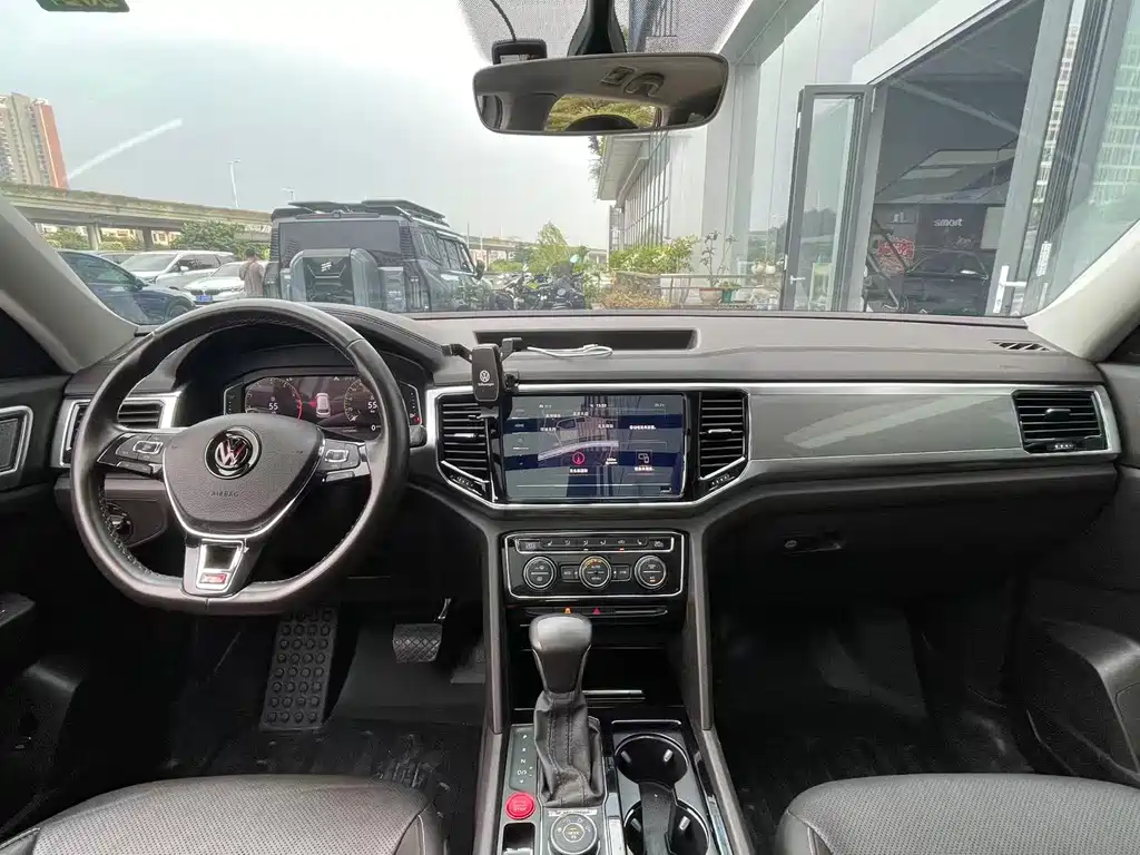 Volkswagen Teramont — миниатюра 8