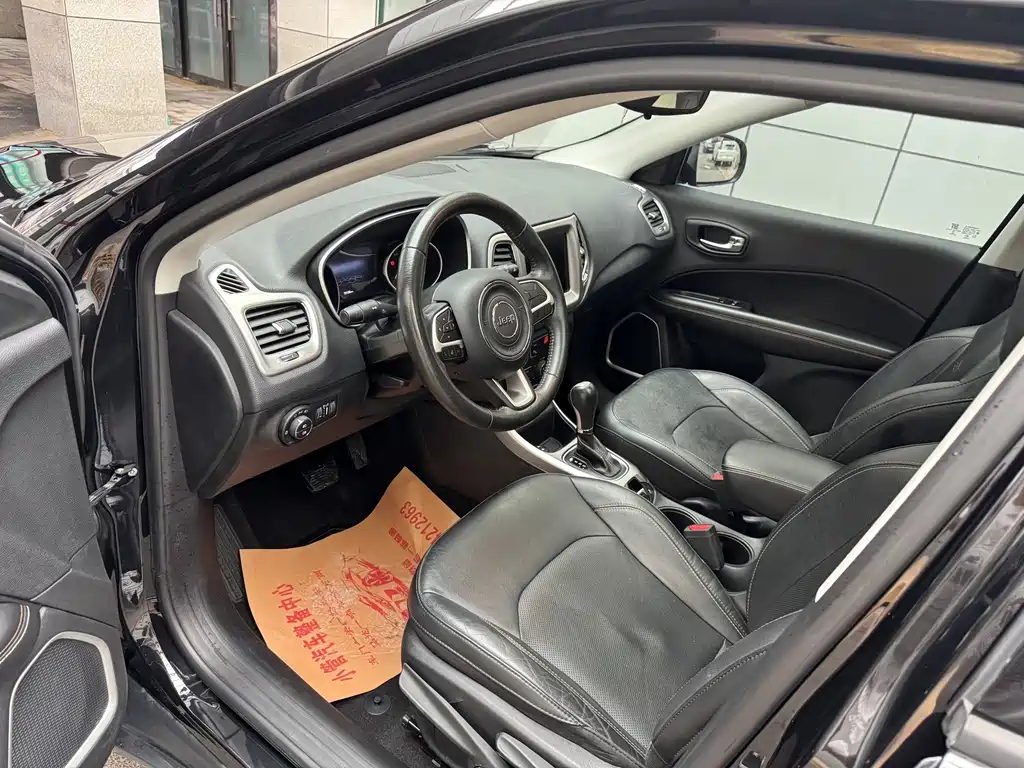 Jeep Compass — миниатюра 9