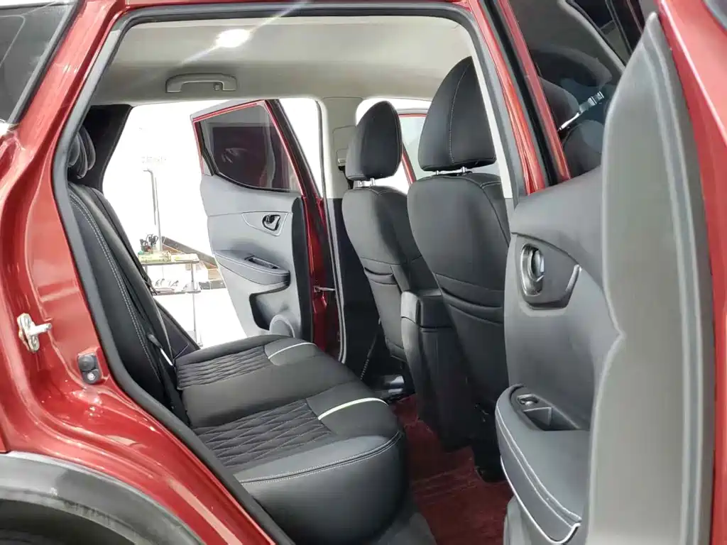 Nissan Qashqai — миниатюра 7
