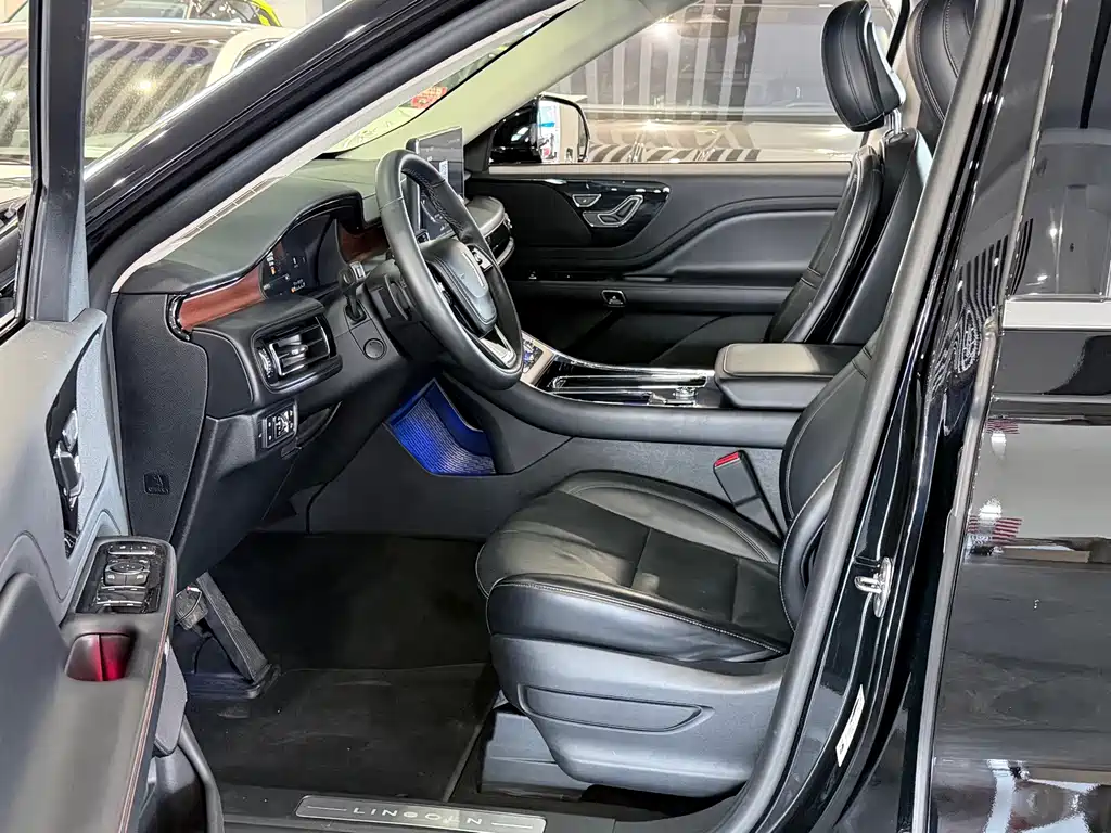 Lincoln Aviator — миниатюра 6