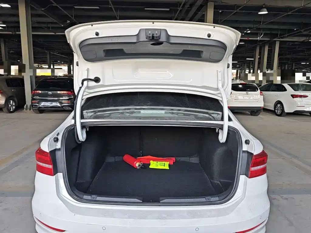 Volkswagen Lavida — миниатюра 19