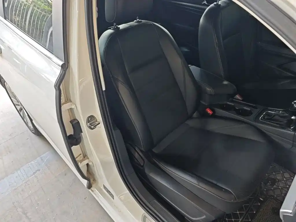 Volkswagen Lavida — миниатюра 25