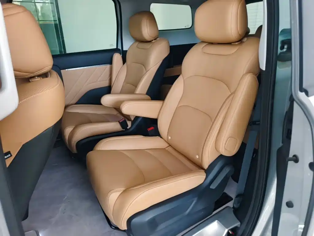 Wuling Xingguang 730 New Energy — миниатюра 17