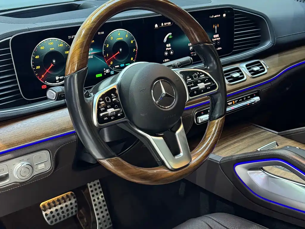 Mercedes-Benz GLS — миниатюра 13
