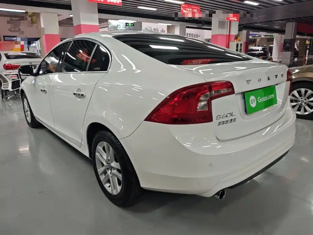 Volvo S60 — миниатюра 5