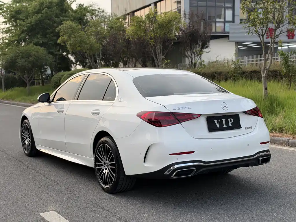 Mercedes-Benz C-Class — миниатюра 6