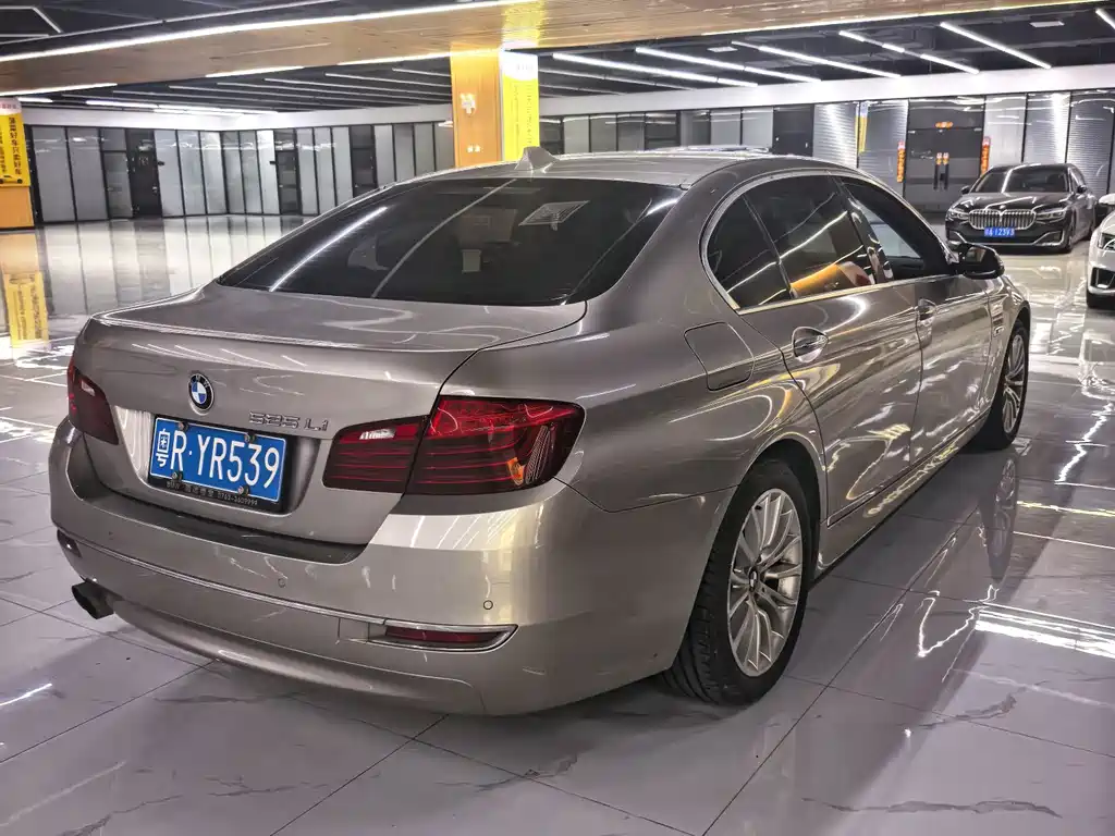 BMW 5 Series — миниатюра 9