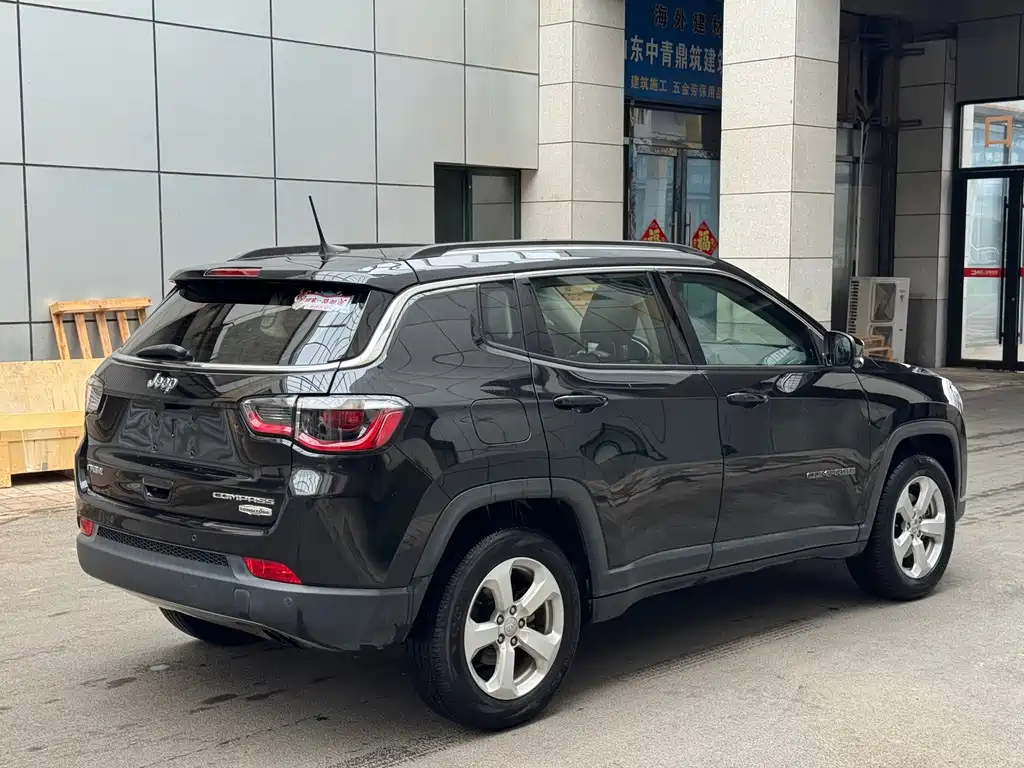 Jeep Compass — миниатюра 6