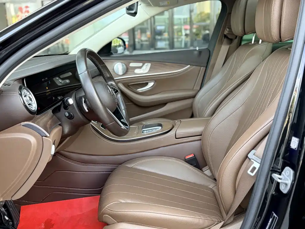 Mercedes-Benz E-Class — миниатюра 14