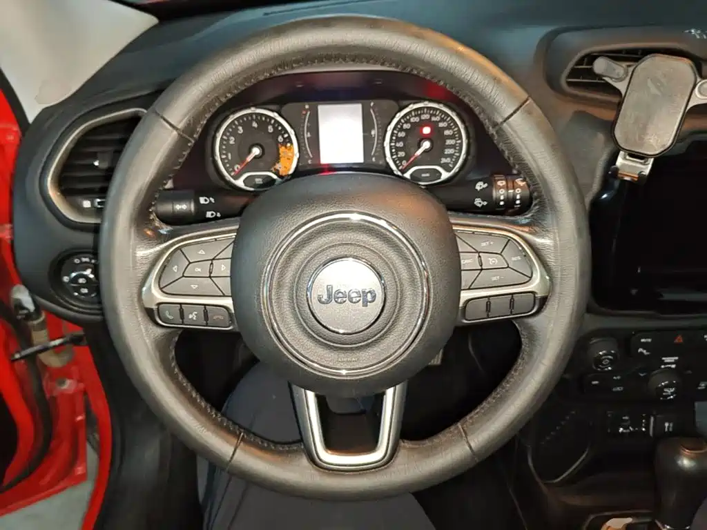 Jeep Renegade — миниатюра 11