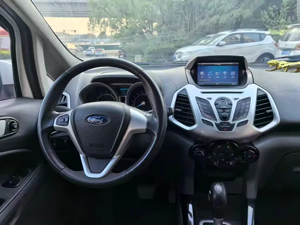 Ford EcoSport 2013 1.5L AT Luxury