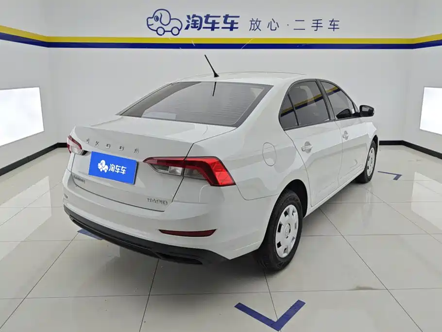 Skoda Rapid — миниатюра 3