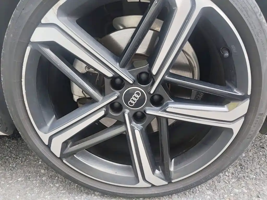 Audi A4L — миниатюра 12