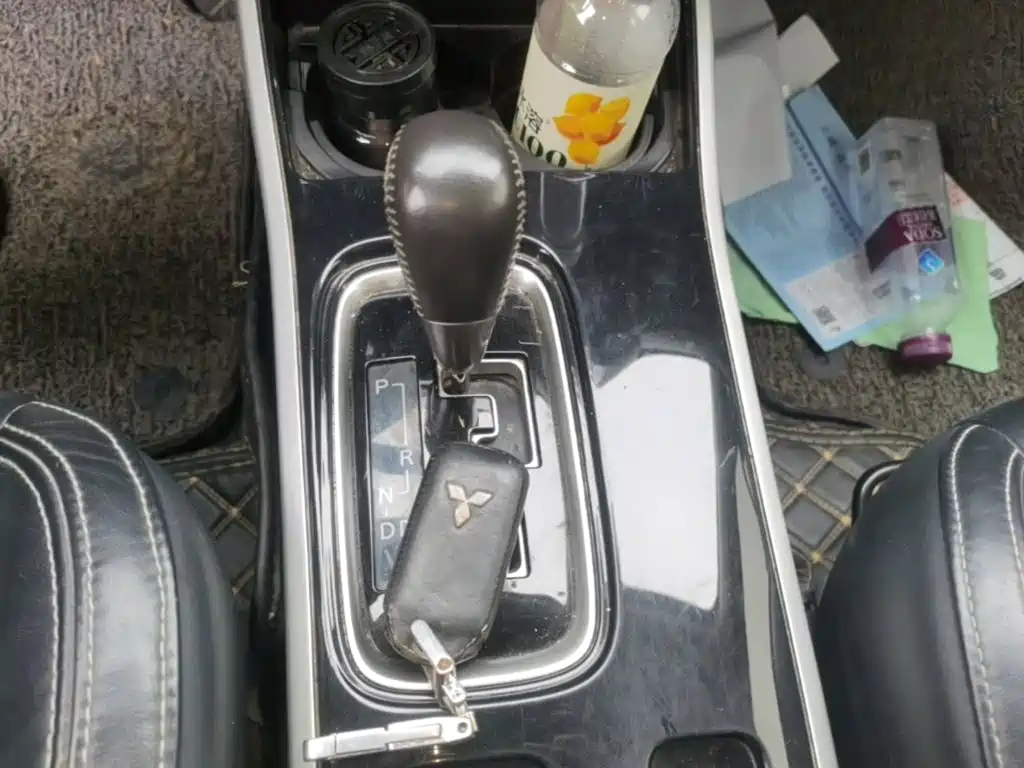 Mitsubishi Outlander — миниатюра 14