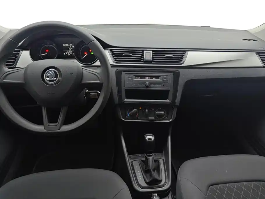 Skoda Rapid — миниатюра 12