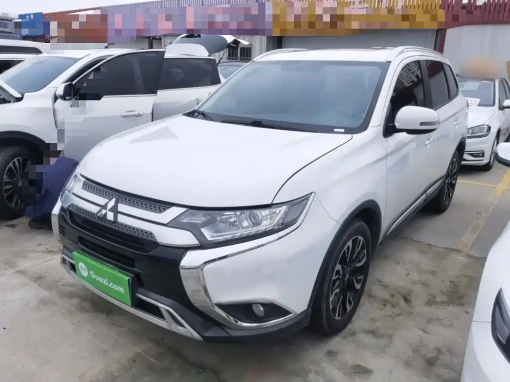 Mitsubishi Outlander — миниатюра 2