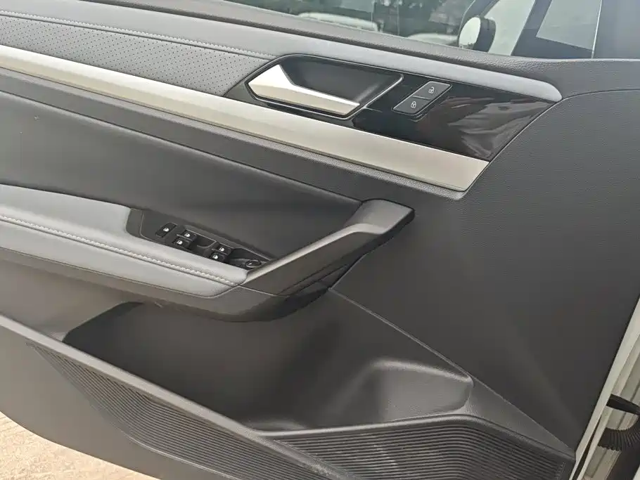 Volkswagen Lavida — миниатюра 7